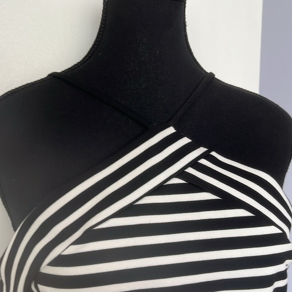 DYNAMITE | Black & White Striped Halter Mini Dress Sz M - Picture 4 of 6